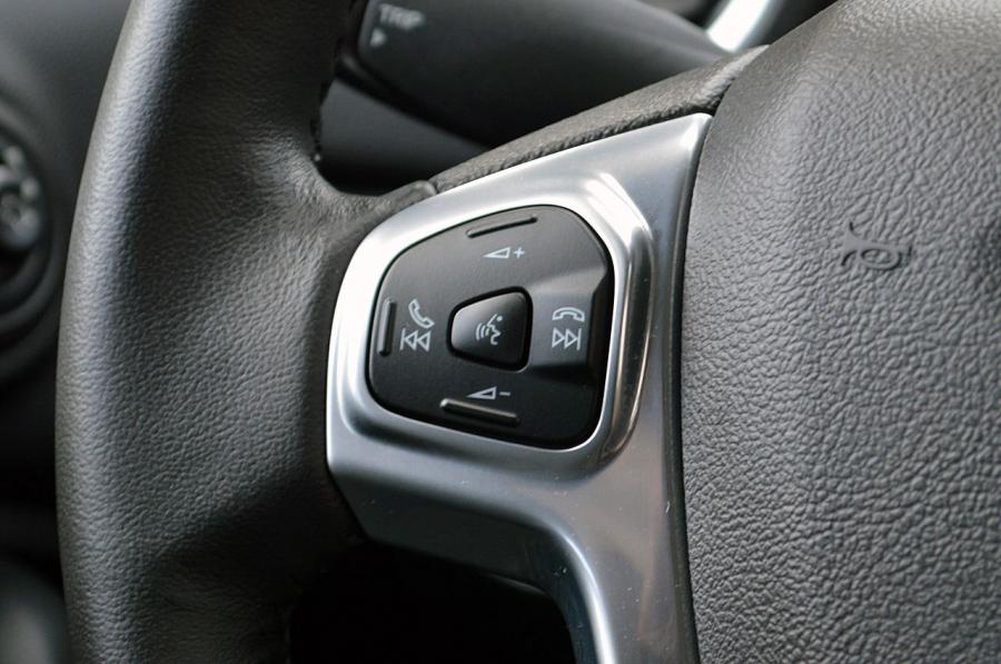 Ford Fiesta Titanium 2014 года  (фото 22 из 44)